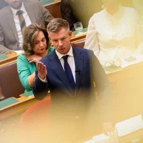 Magyar Péter szerint Fürcht Pál a Fidesz megrendelésére dolgozott, amikor rongálásról lopássá minősítette az ügyét