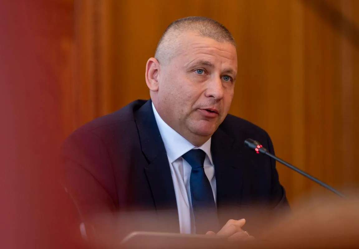 Orbán Viktornak üzent Ruszin-Szendi Romulusz az aranykonvoj-ügyben