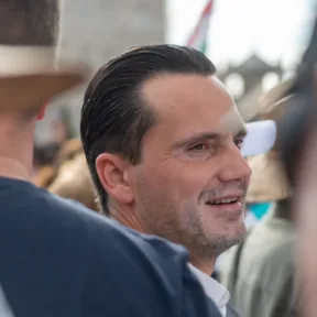 Havasi Bertalan szerint Magyar Péternek azonnal fel kellett volna jelentenie Orbán Viktort