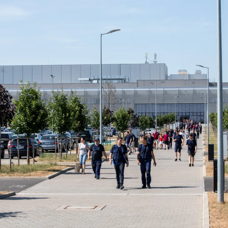 Meglepően jó adat jött a gazdaságról, Magyar Pétert is megihlette
