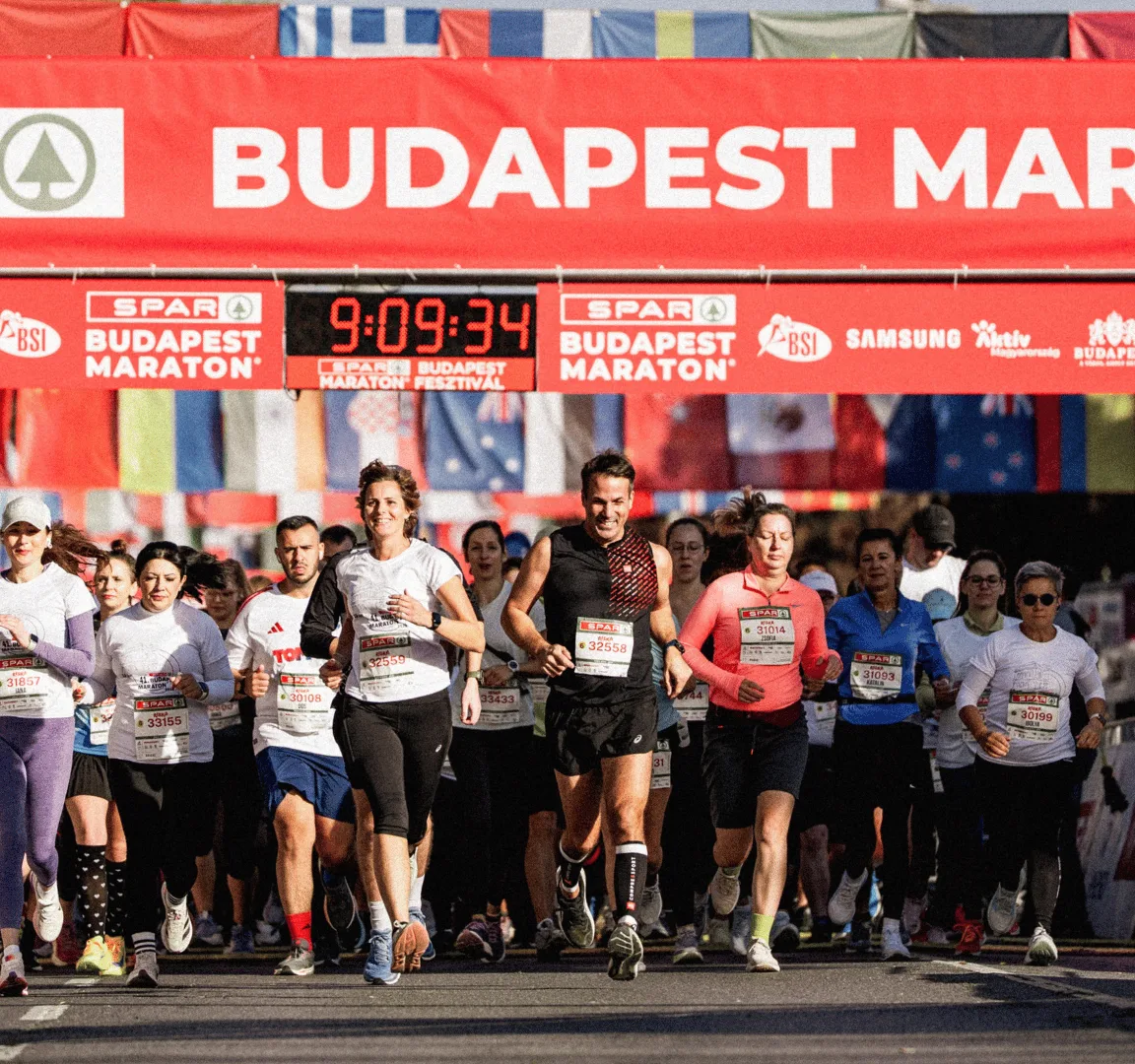Új pályacsúccsal és több mint 20 ezer nevezővel indult a Budapest Maraton
