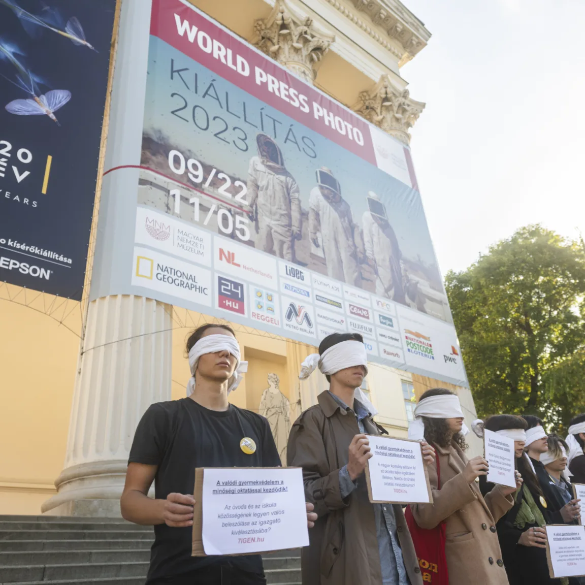 Három éve még főigazgatót buktatott, most visszatér a Nemzeti Múzeumba a World Press Photo