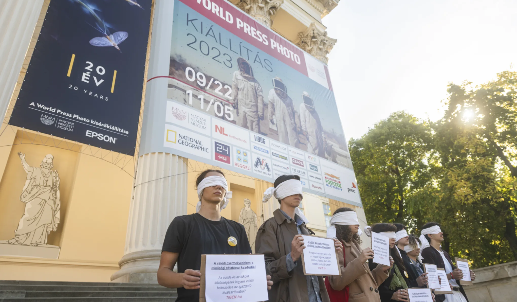 Három éve még főigazgatót buktatott, most visszatér a Nemzeti Múzeumba a World Press Photo