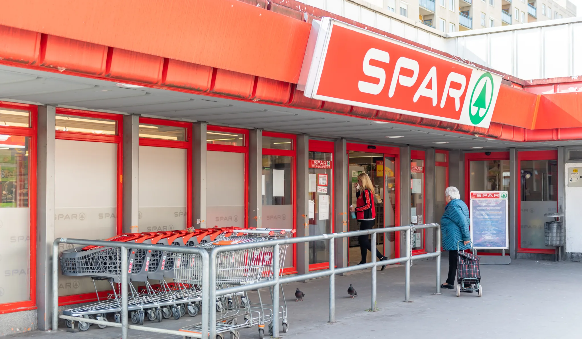 Ismét tiltakozik a Spar a kiskereskedelmi cégeket terhelő adók miatt