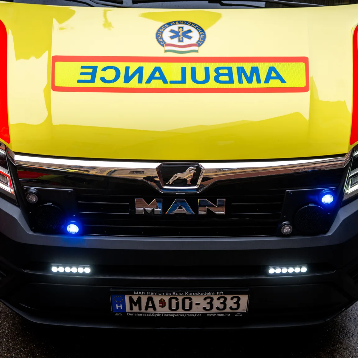 Mentőápolót és betegszállítót ítélt el a bíróság, a származása miatt bántalmaztak egy beteget