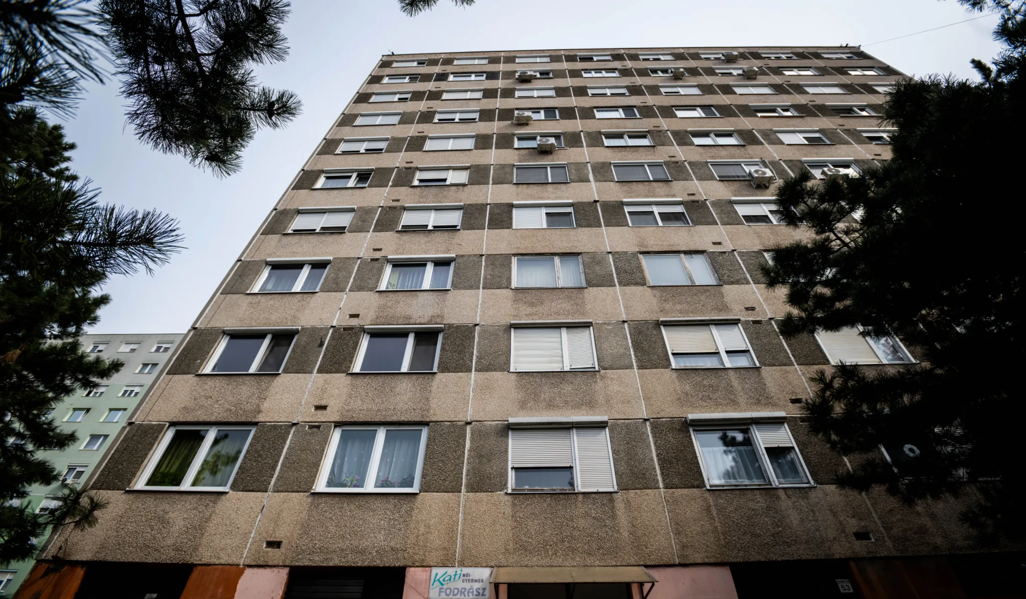 Sok a saját lakás, kevés a bérlakás: üres lakásokkal is bővíthető a kínálat