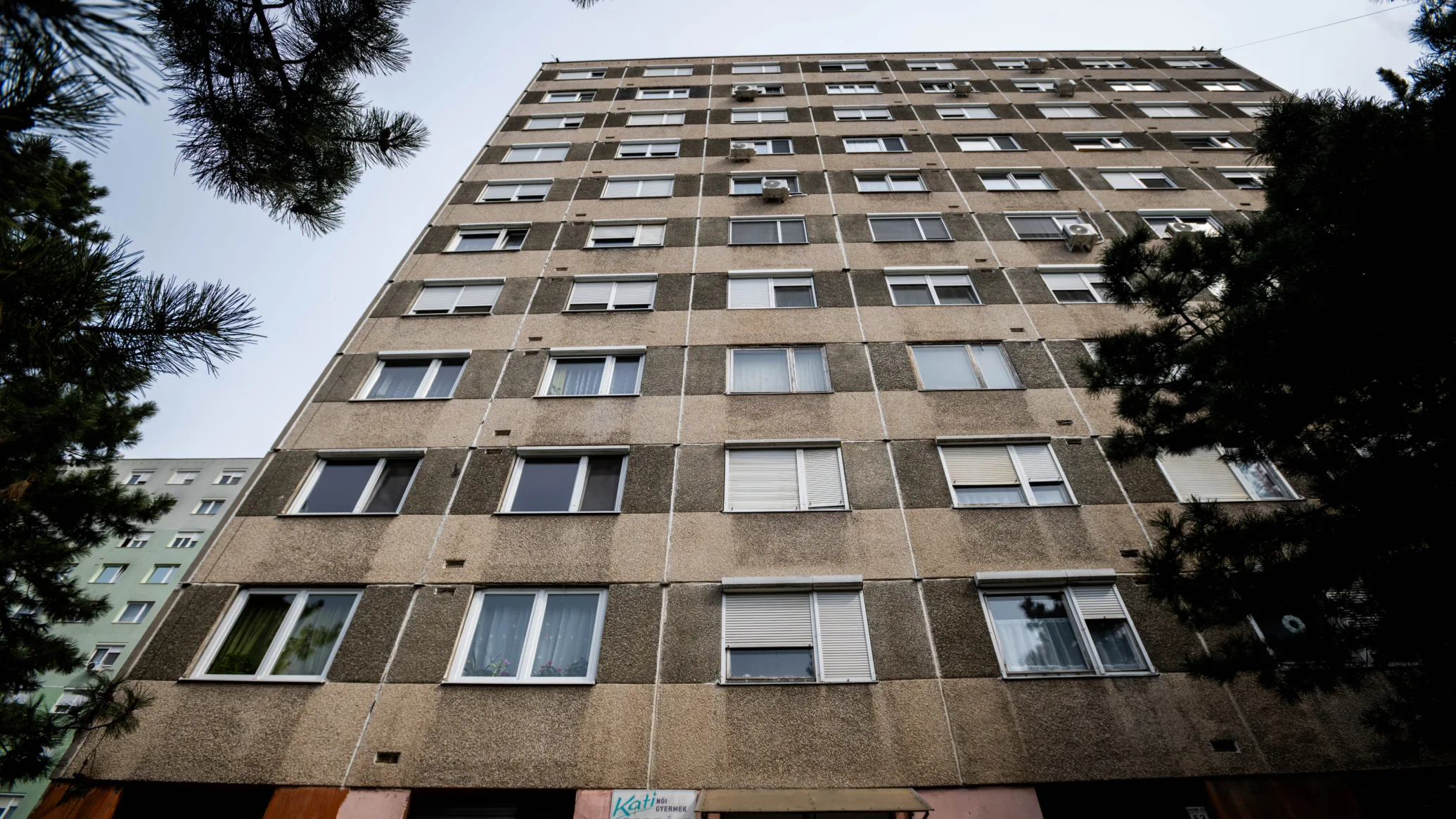 Sok a saját lakás, kevés a bérlakás: üres lakásokkal is bővíthető a kínálat
