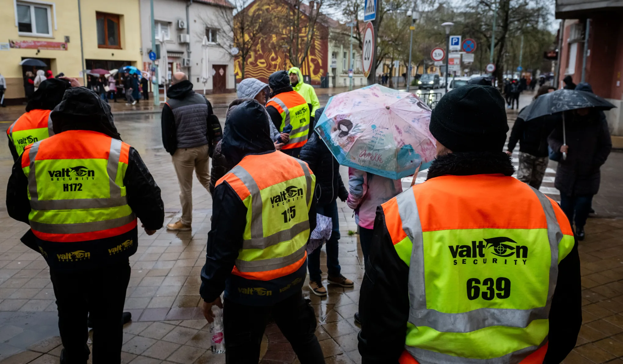 Sarka Kata férje kiszállt a Valtonból