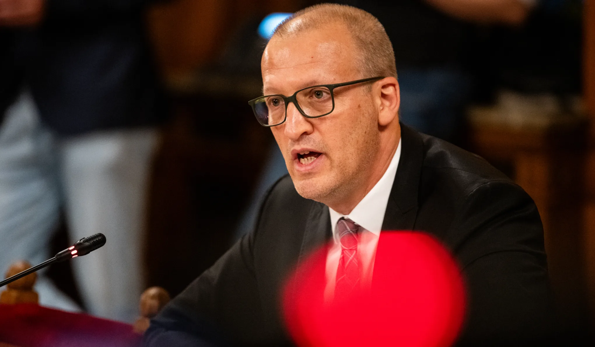 Tarr Zoltán: 21 utazásához vett igénybe VIP váró szolgáltatást Hankó Balázs