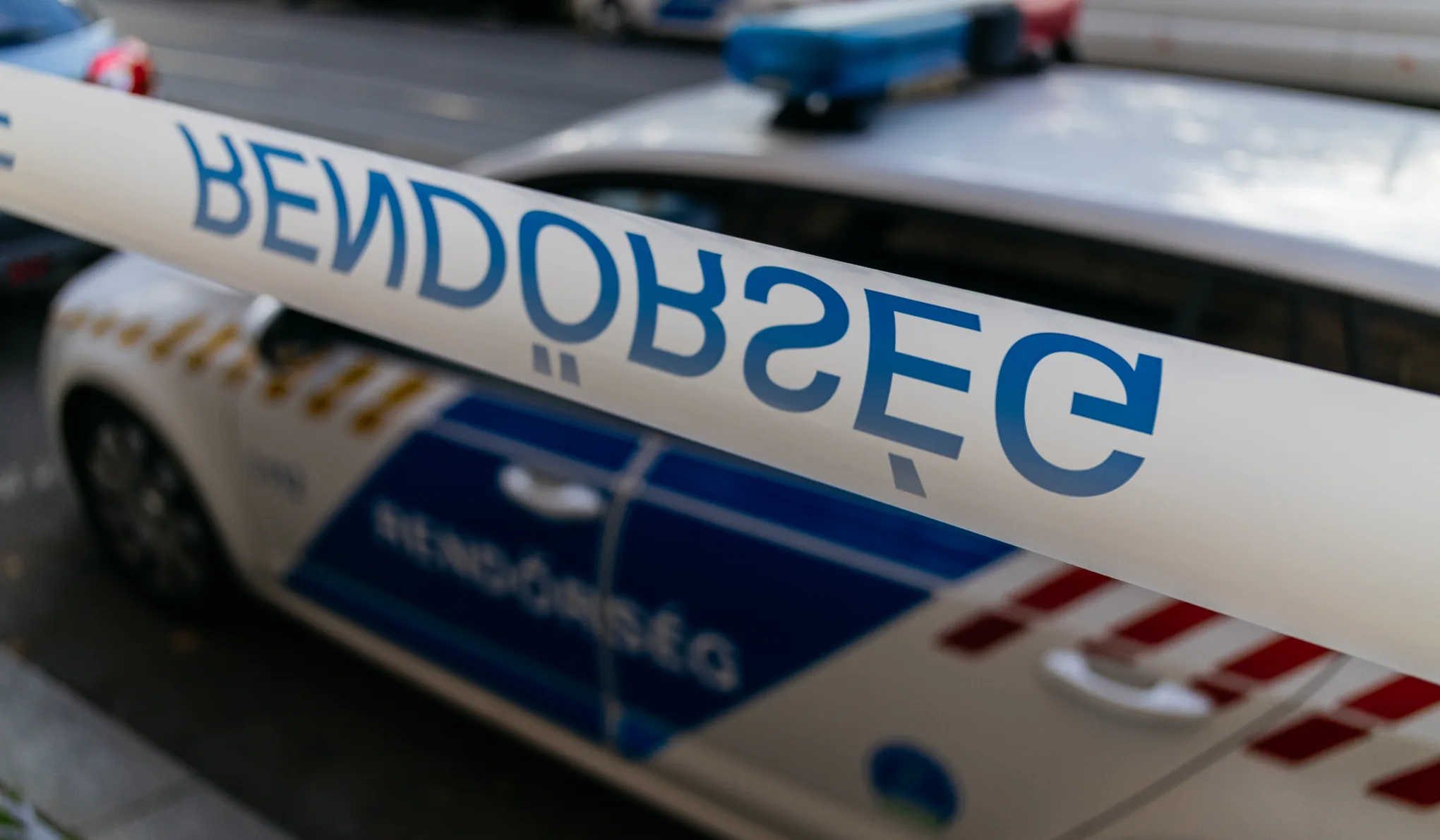 Elképesztő felvétel: amikor a rendőr is lop, mire elég a 15 százalékos béremelés?