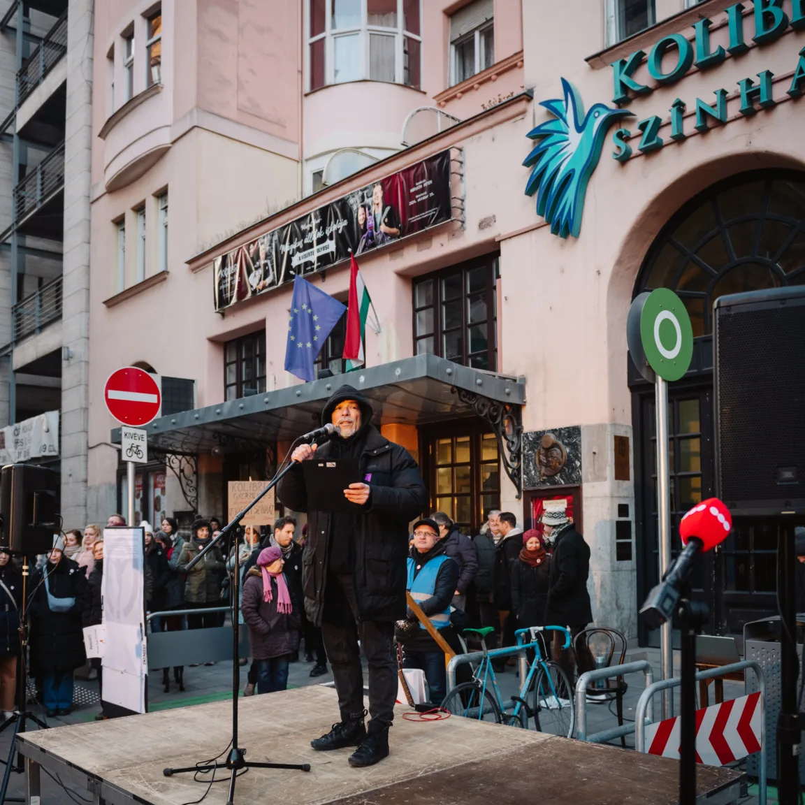 Vállalja a következményeket a Kolibri Színház vezetése, igazságos eljárást követel