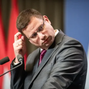Megkérdeztük Gulyás Gergelyt, marad-e parlamenti képviselő, azt mondta, neki már nem feltétlenül kell a politikában gondolkodnia