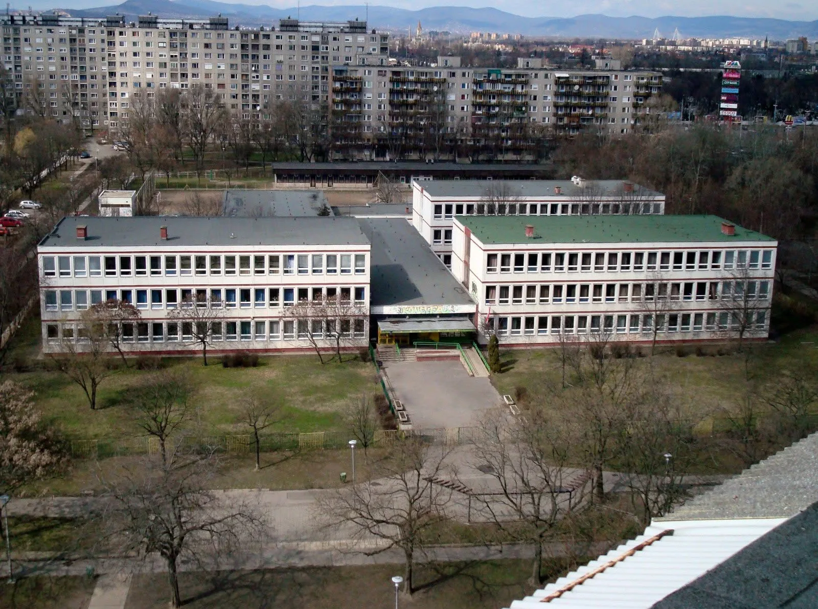 Bombafenyegetést kapott egy budapesti iskola