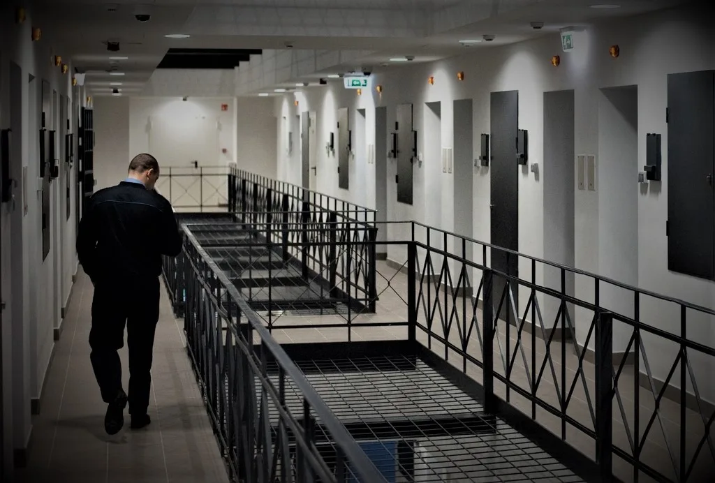 Itt a privilégium vége, a magyarországi állami szerveknek nem lesz kötelező bizonyos szolgáltatásokat börtöncégektől beszerezniük többé