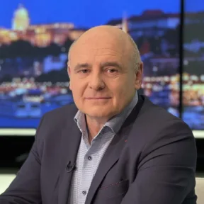 Másfél évtized után távozik az ATV-től Rónai Egon