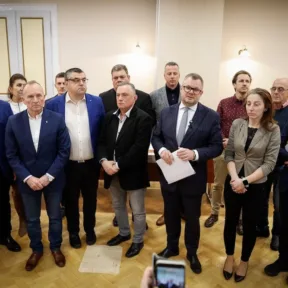 Szakad a győri Fidesz, új frakciót alakítanak a kilépő képviselők