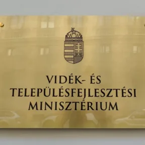 Azonnali miniszteri vizsgálat indult jogsértő bírságolási szabályzat miatt a Vas Megyei Kormányhivatallal szemben