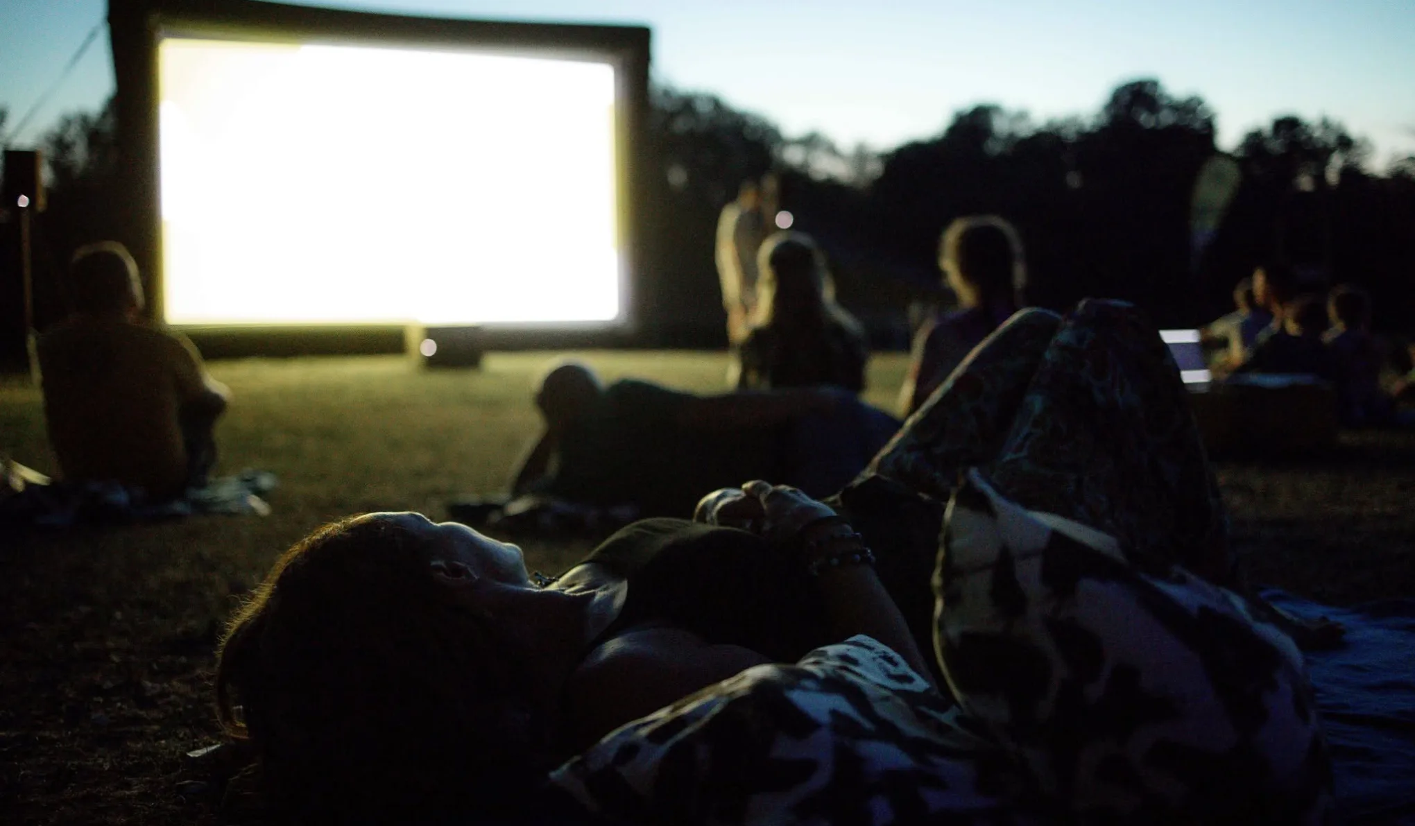 Zenélő fa, arborétum és hét magyar film – Filmnapok a Tiszazugban