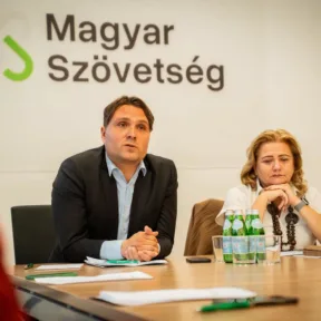 Itt az önkormányzati és megyei választás, Orbán Viktor még mindig hosszú árnyékot vet a szlovákiai magyar politikára