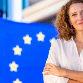 Lakos Esztert, a Tisza EP-frakcióvezetőjét megválasztották az Európai Néppárt egyik alelnökének