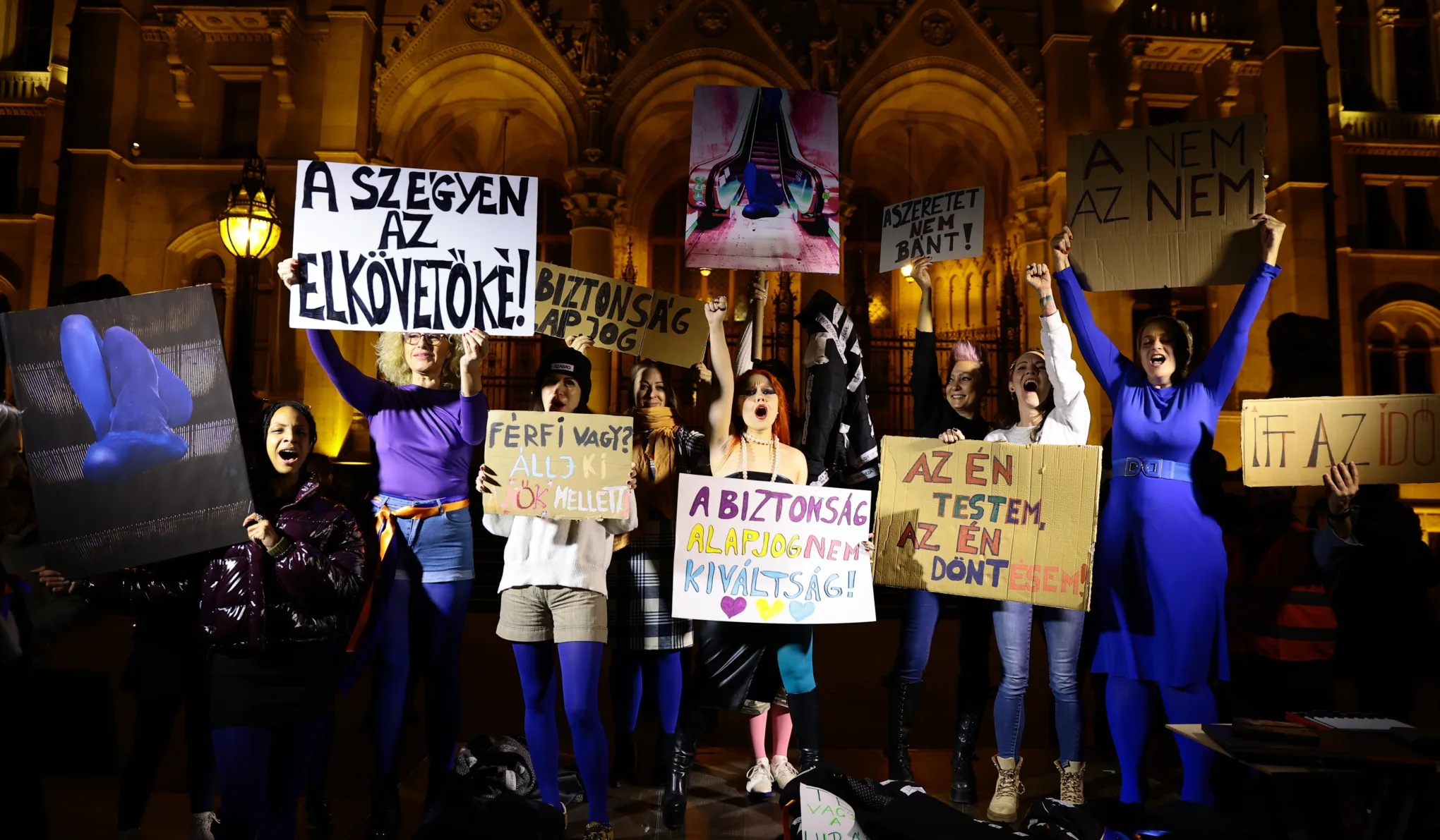 „Minden cetli egy mondat. Minden mondat mögött egy tapasztalat. Így tesszük láthatóvá a nőket érő mindennapi szexizmust”
