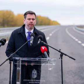 Vitézy Dávid tervei szerint a Magyar Közút április 1-jétől venné vissza az autópályák üzemeltetését