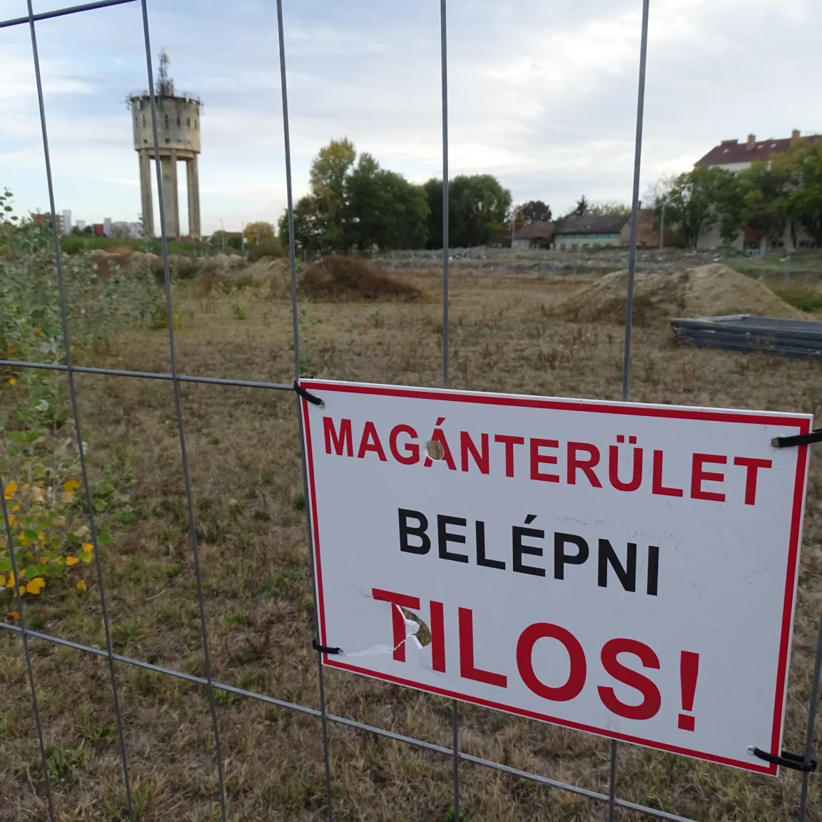 Lesz-e kezdőrúgás? – A választás előtt törölték a Tiborcz-üzlettárs Paár Attila jelzálogjogát a Kecskeváros telkéről