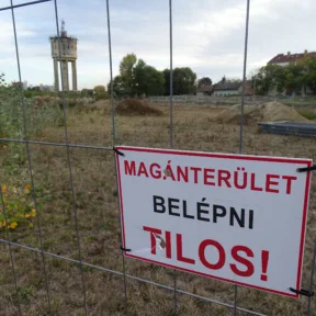 Lesz-e kezdőrúgás? – A választás előtt törölték a Tiborcz-üzlettárs Paár Attila jelzálogjogát a Kecskeváros telkéről
