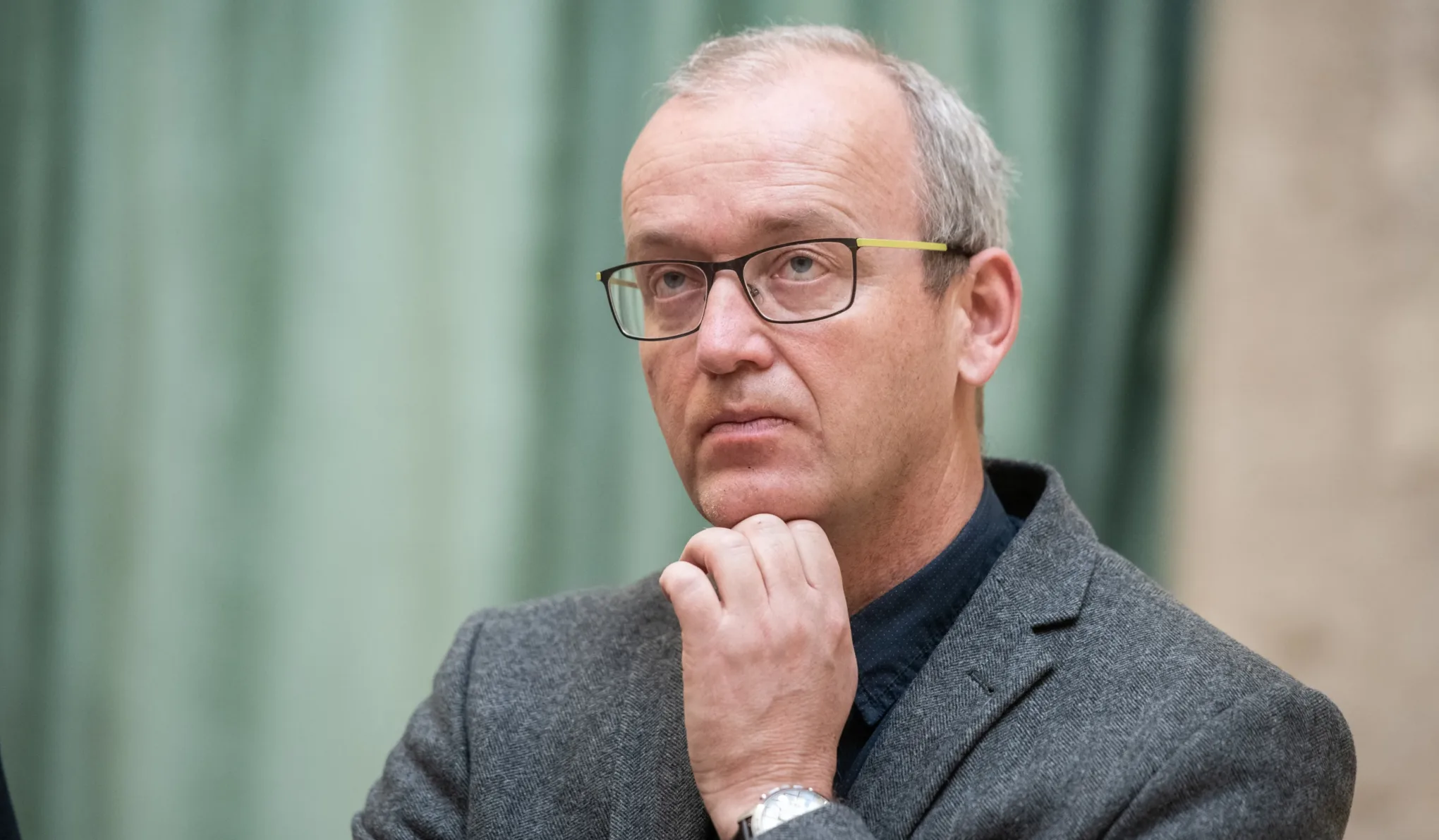Ungváry Krisztián és Romsics Ignác is előadást fog tartani a spontán privatizációt feltáró vizsgálóbizottság előtt