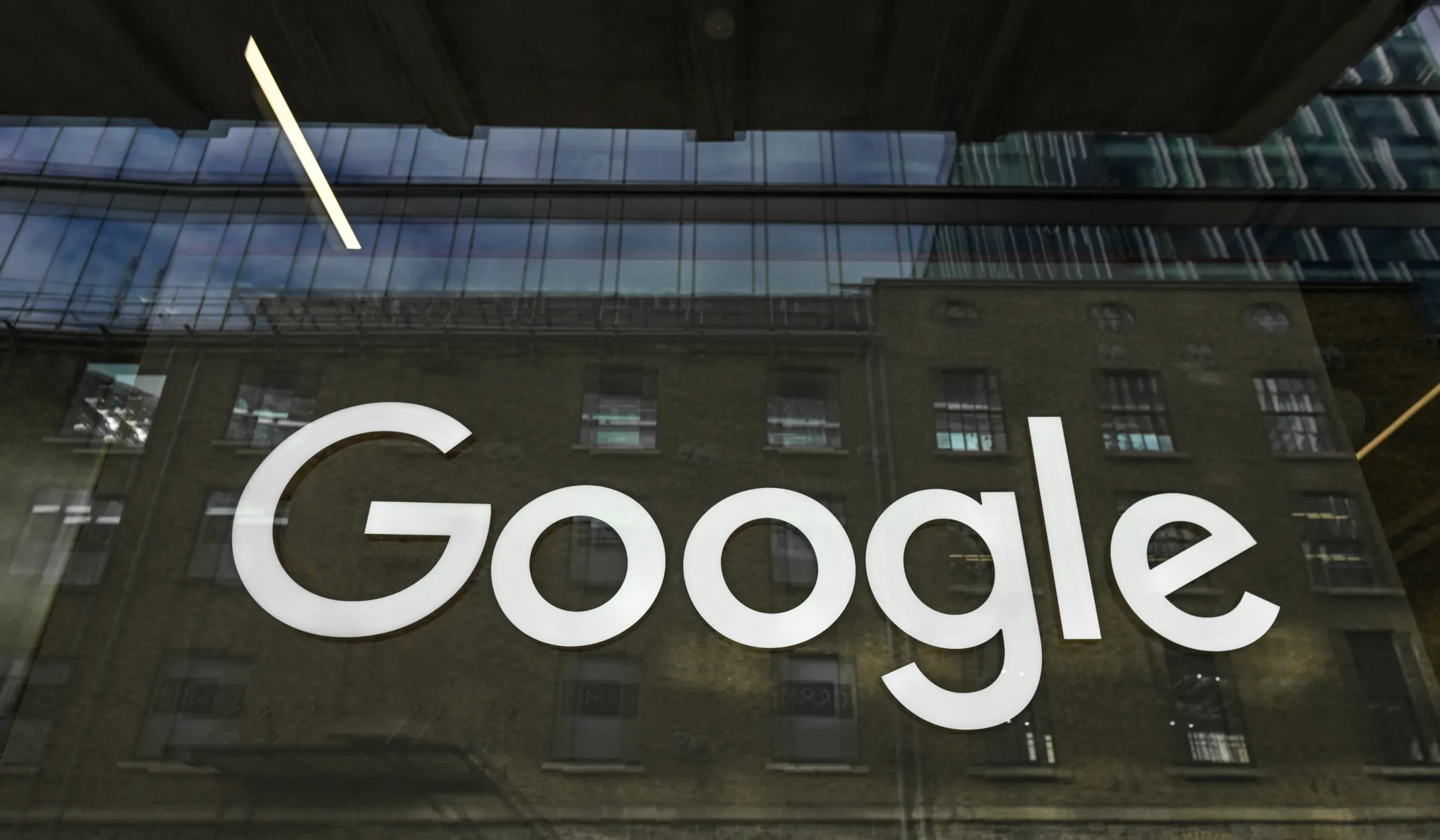 Finnország környezetkárosítás miatt leállította két Google-adatközpont építését
