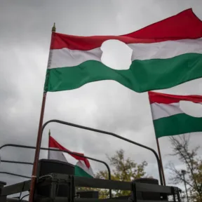 Ma, holnap és holnapután is Sztálin-szobrot lehet ledönteni a Városháza Parkban Karácsony Gergellyel