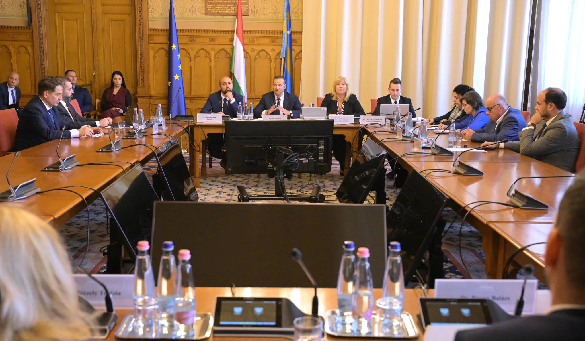 Hat korábbi igazságügyi minisztert is meghallgatna a végrehajtási ügyeket feltáró parlamenti vizsgálóbizottság