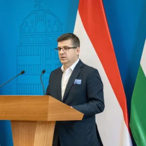 Letartóztatták Seszták Miklós bizalmasát is