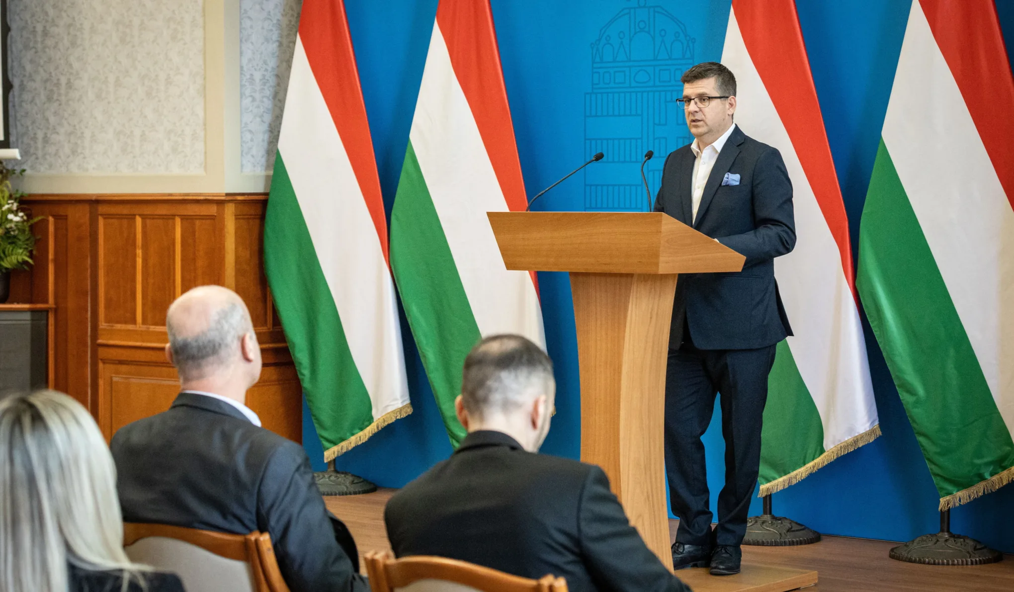Meghosszabbította a bíróság Seszták Miklós letartóztatását