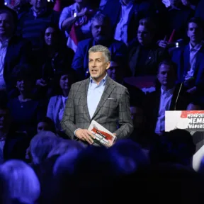 Rákay Philip tagadja, hogy belső információk alapján vásárolt volna földeket Rácalmáson