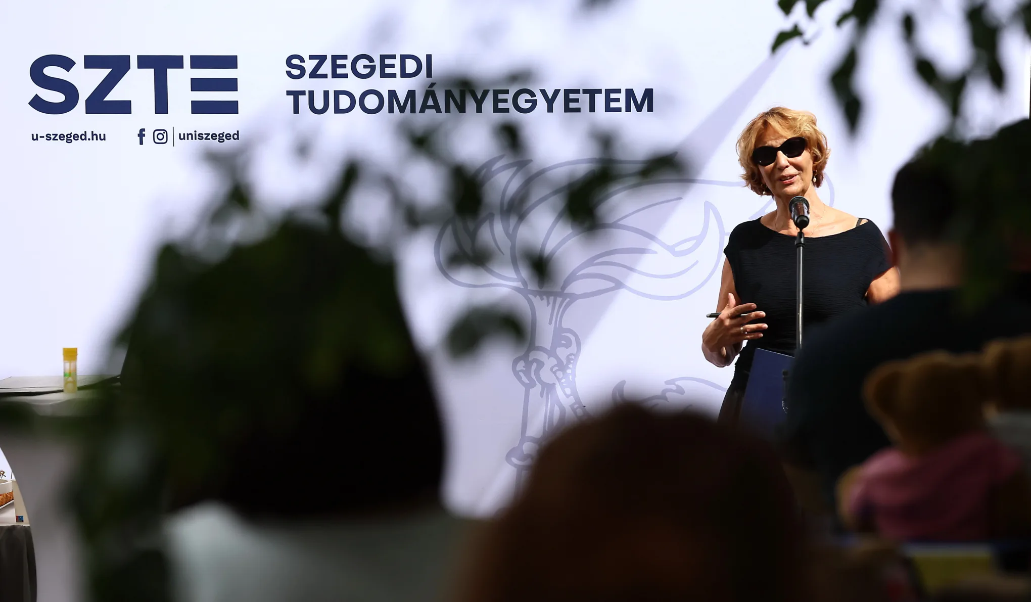 A Szegedi Tudományegyetem kancellárja azt állítja, Kubatov Gábor berendelte őt a Lendvay utcai Fidesz-székházba, miután kikosarazta a NER-es cégeket