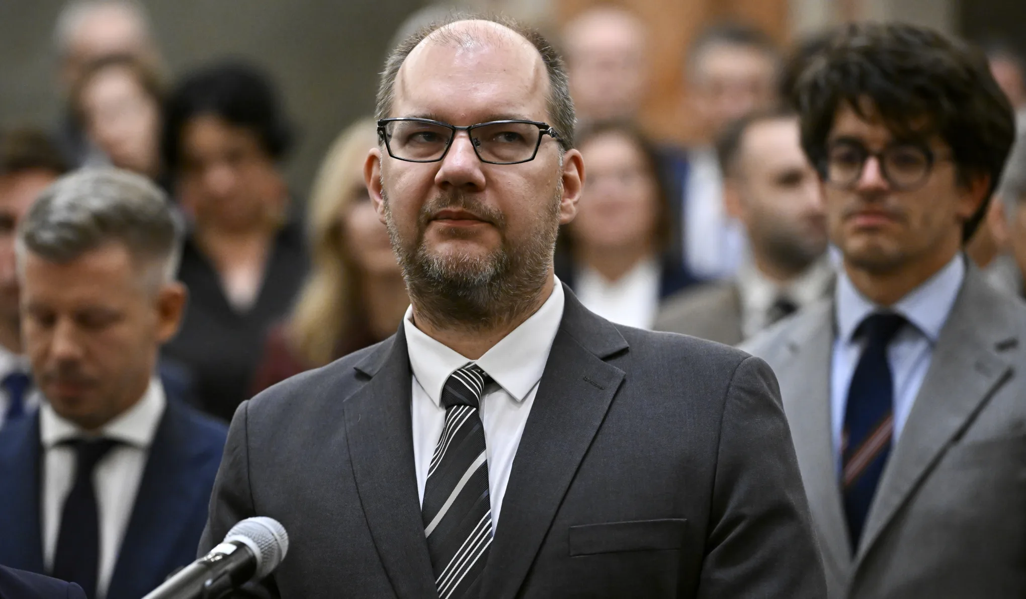 Bocsánatot kért a Médiatanács új elnöke, a Klubrádió hamarosan frekvenciára pályázhat