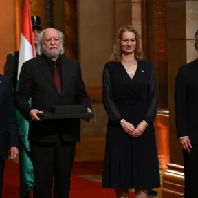 Állami kitüntetést kapott Krasznahorkai László, Enyedi Ildikó és Závada Pál