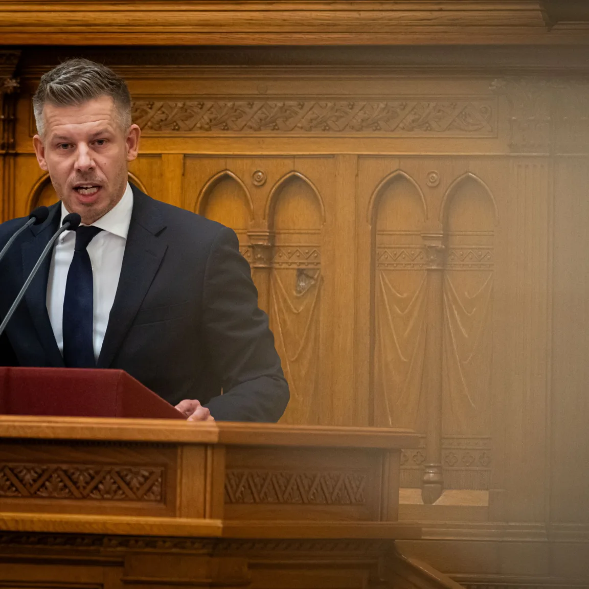 Magyar Péter-bingót játszott a Fidesz a miniszterelnök felszólalása alatt