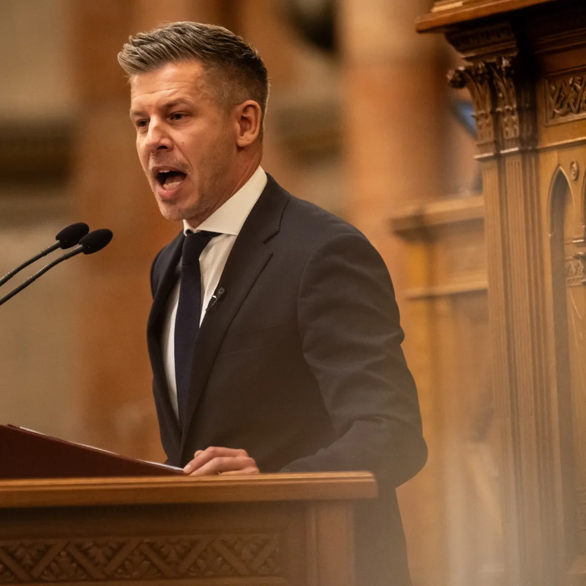 Minimum merész a jövő évi költségvetés terve, Magyar Péter soha nem látott átrendezésre tett ígéretet