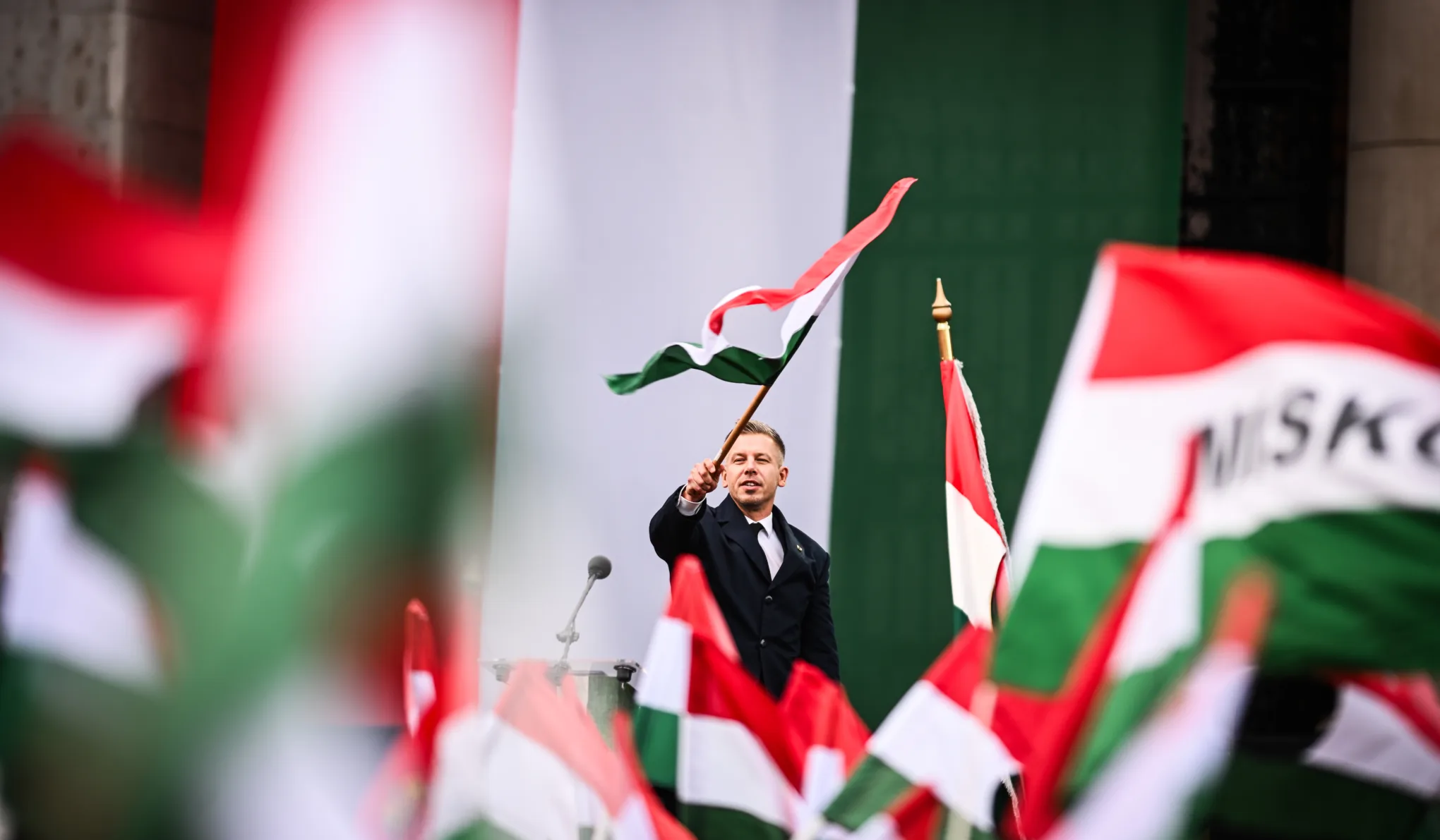 Magyar Péter: Nem érti a forradalmat, aki méricskéli, kiknek jár hála, kiknek jut hely