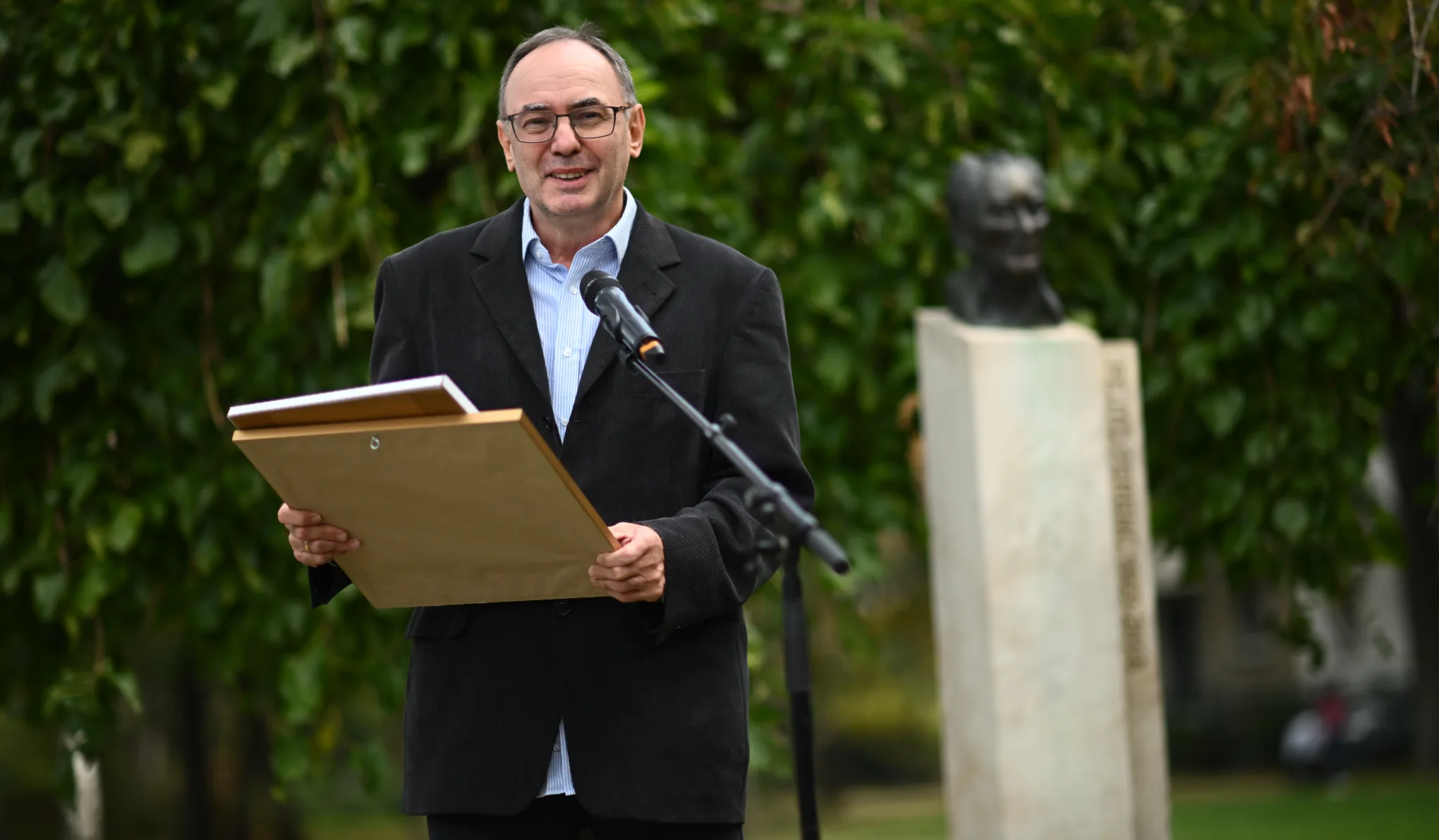 Hit a tükörképben – Balogh Gyula kapta a Fejtő Ferenc-díjat