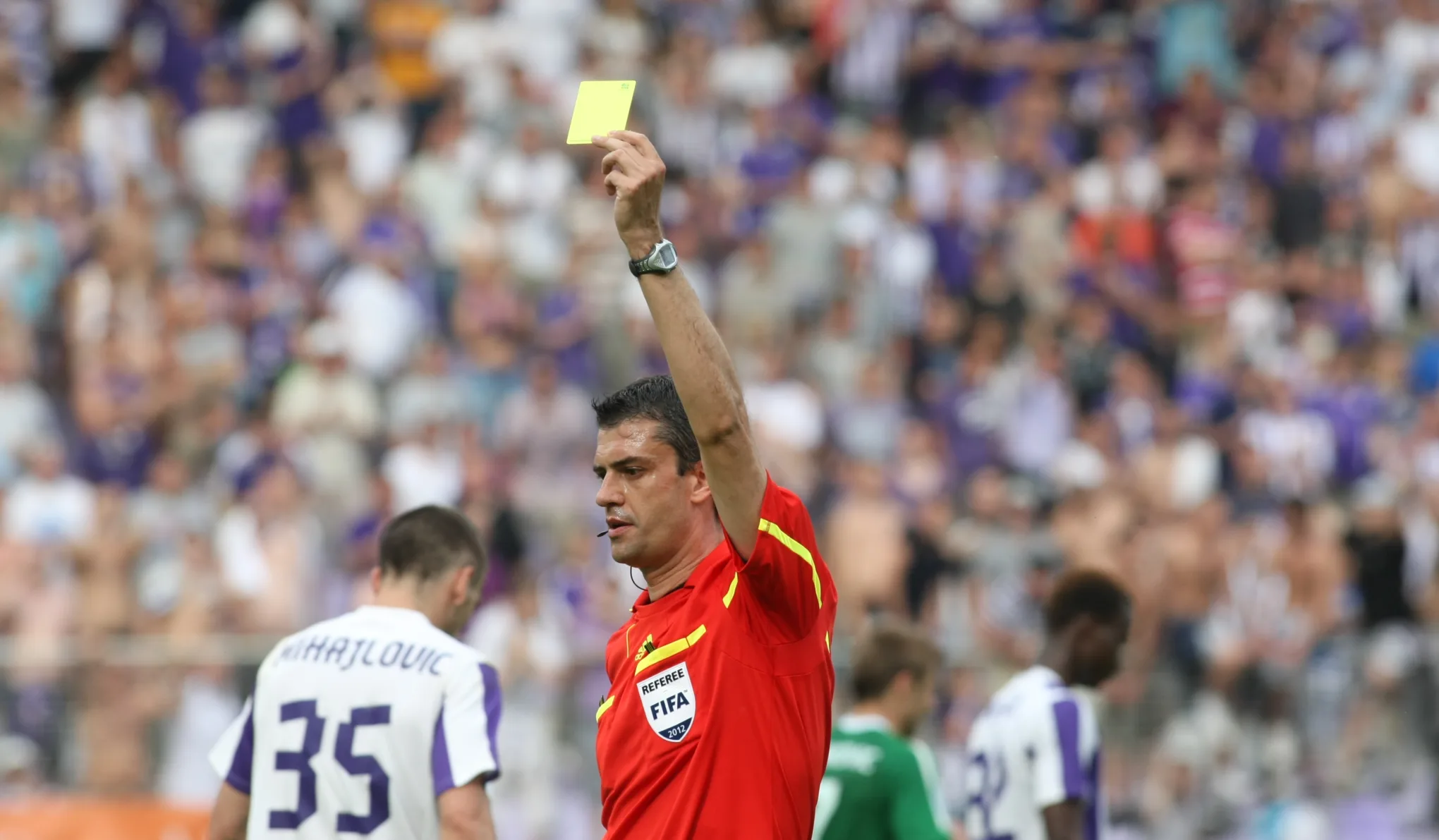 A VAR Neil Amstrongja: évtizede írt történelmet a magyar játékvezető