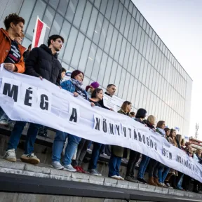 Nem hátrálnak, radikális lépésekre is készek a bérrendezés érdekében a közgyűjteményi dolgozók