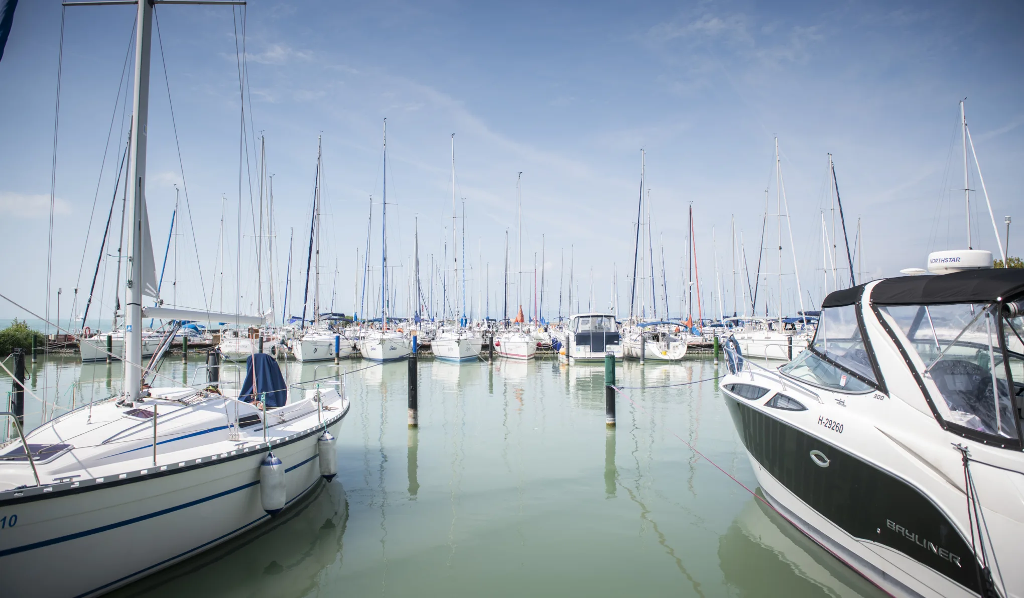 Betonba fullad a Balaton, évekkel ezelőtt megálljt kellett volna parancsolni a NER ész nélküli építkezéseinek