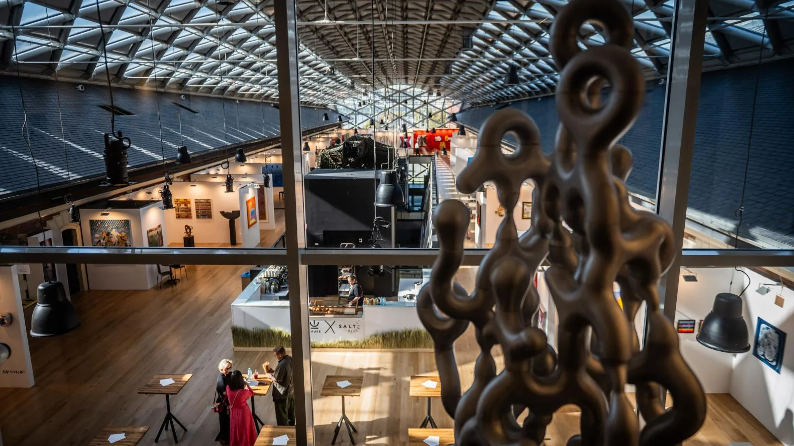 Kortárs ékszerek, designtárgyak és tervezői ruhák a festmények között – Pénteken nyílik a Budapest Contemporary vásár