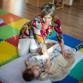Többen tanulnak gyógypedagógusnak, de gyorsabban nő az SNI-s gyerekek száma
