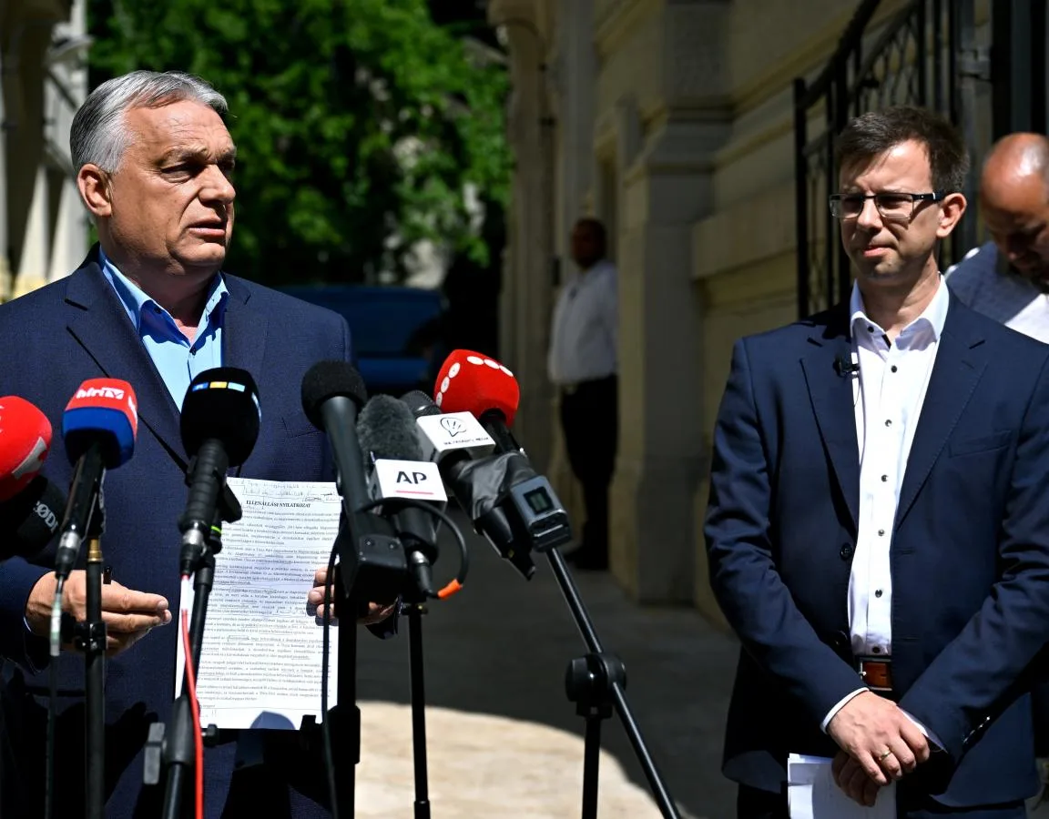 „Ügyesen megoldottuk” – közölte Havasi Bertalan, akit megkérdeztünk, hogyan frissítették a Fidesz honlapját, miközben nem nyúlhatnak a szerverekhez