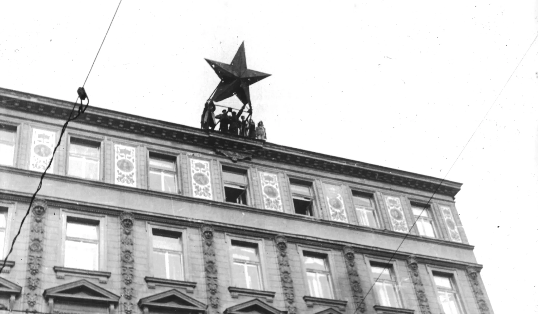 Programajánló: Fotókiállítással, koncerttel, filmvetítéssel és balettelőadással emlékeznek az 1956-os forradalom és szabadságharc 70. évfordulójára