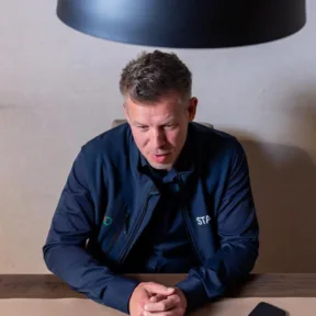 Már külön oldal követi, hova kommentel Magyar Péter